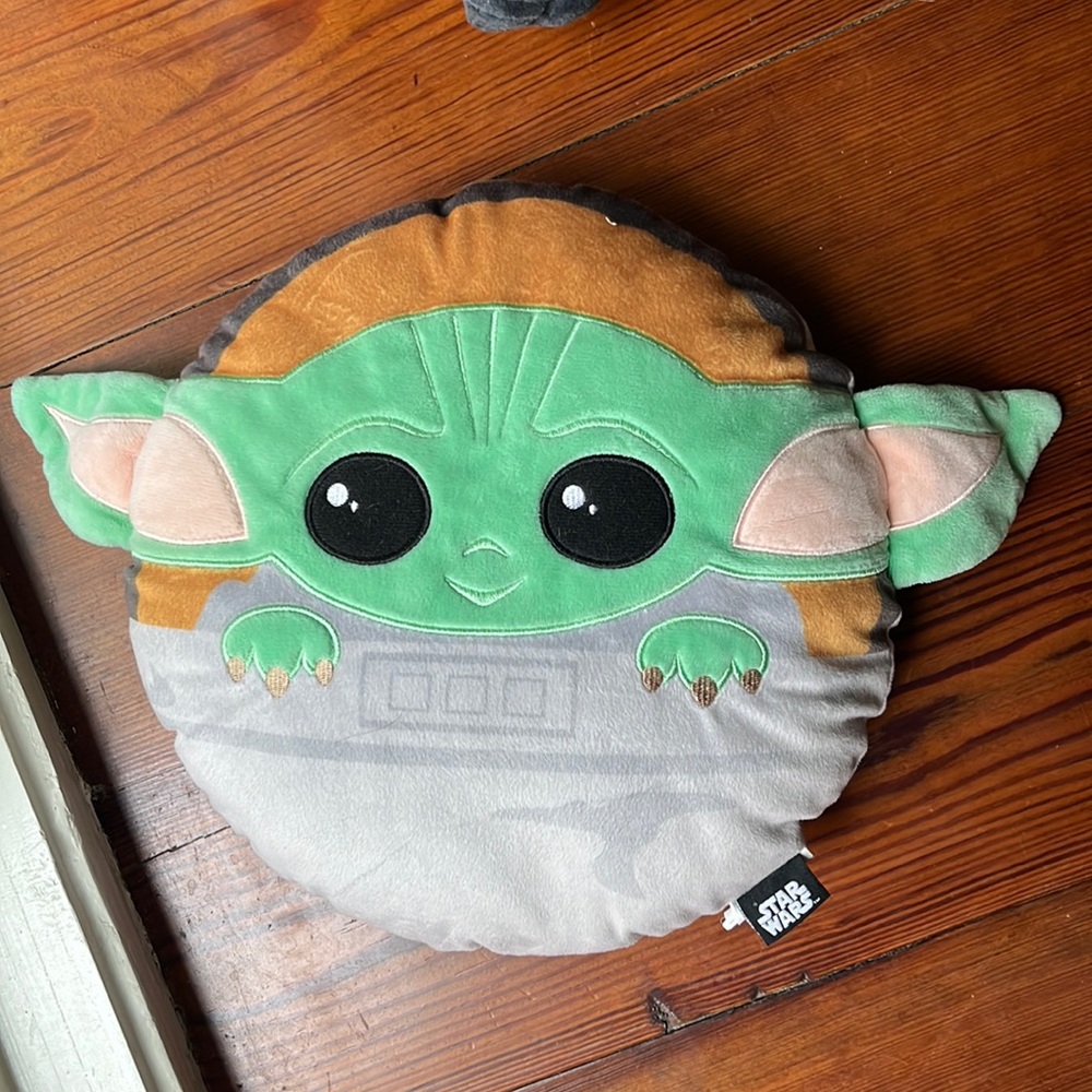 Disney Mandalorion The Child Plush Pillow